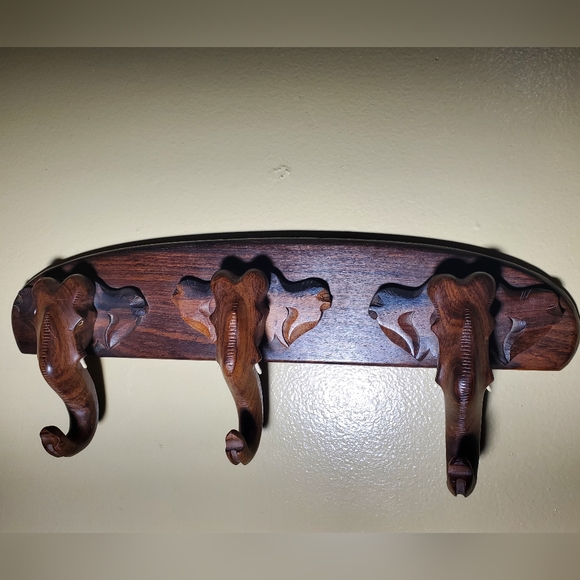 Vintage Handcarved 3 Elephant Coat, Purse or Other Item Hangers - Picture 2 of 10